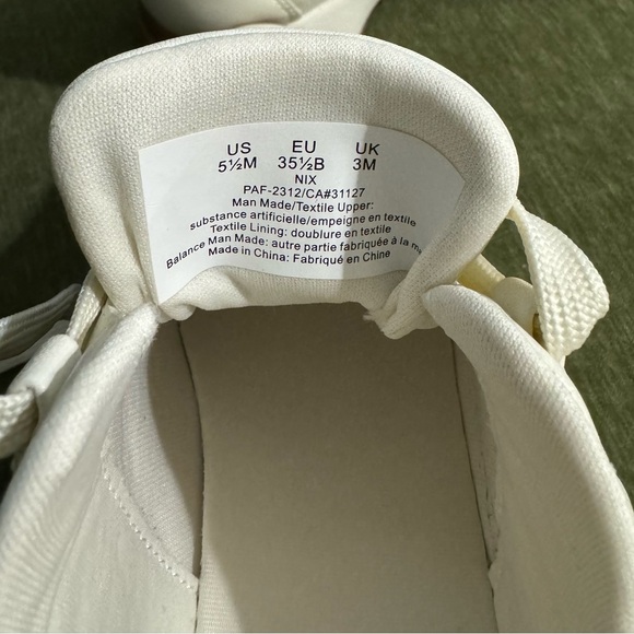 DKNY woman cream/ white sneakers, size 5.5 NWOT - Picture 12 of 12